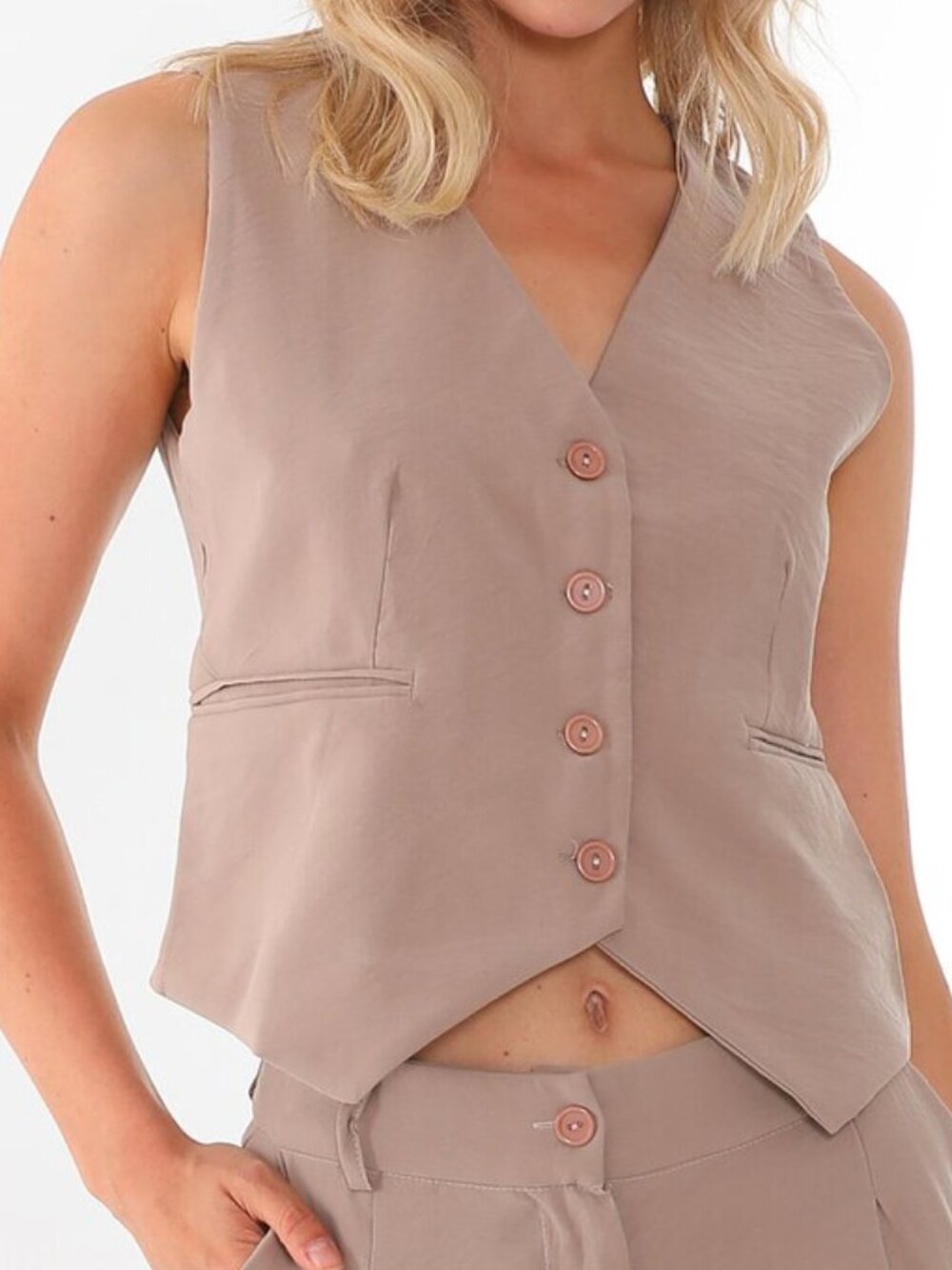 Sleeveless Button‑Front Vest – Minimalist & Tailored